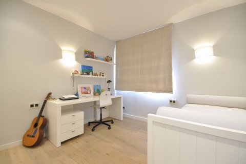 Купить дом в Сан-Андреу-де-Льяванерес, Испания с 8 комнат, № 1753 - фото 22