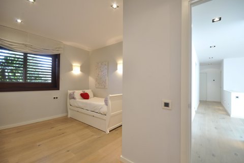 Купить дом в Сан-Андреу-де-Льяванерес, Испания с 8 комнат, № 1753 - фото 16