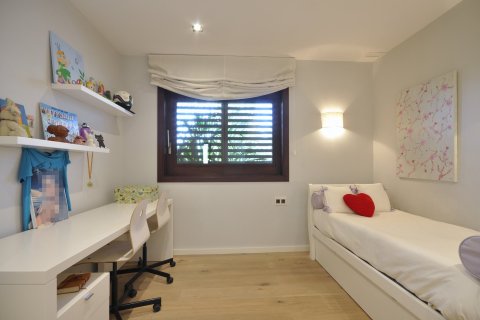 Купить дом в Сан-Андреу-де-Льяванерес, Испания с 8 комнат, № 1753 - фото 15