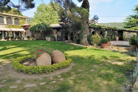 Купить дом в Санта-Кристина-д'Аро, Испания с 10 комнат, № 1759 - фото 4