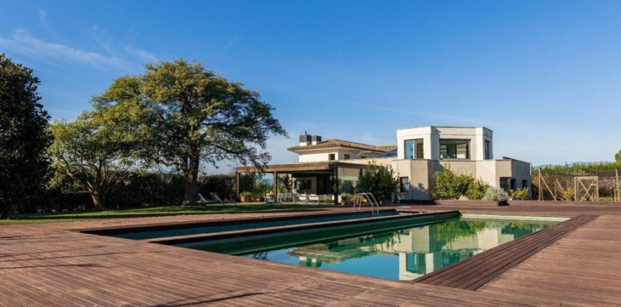 Дом с 5 спальнями в Пераладе, Герона, Каталония, Испания № 1756