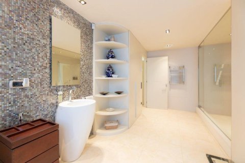 Купить дом в Пералада, Испания с 6 комнат, № 1756 - фото 19