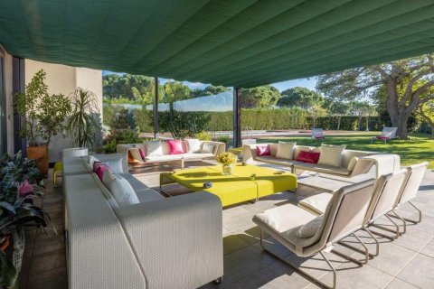 Купить дом в Пералада, Испания с 6 комнат, № 1756 - фото 5