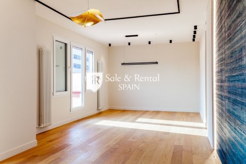 4 bedrooms apartment for sale in Barcelona, Catalonia, Spain № 6696 - photo 22