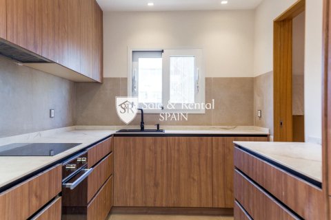 4 bedrooms apartment for sale in Barcelona, Catalonia, Spain № 6696 - photo 8