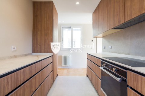 4 bedrooms apartment for sale in Barcelona, Catalonia, Spain № 6696 - photo 4