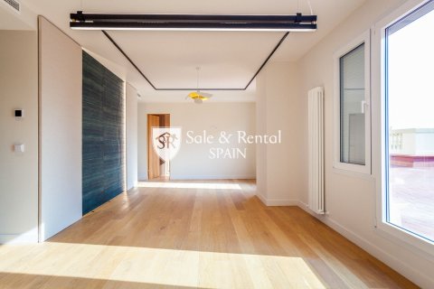 4 bedrooms apartment for sale in Barcelona, Catalonia, Spain № 6696 - photo 16