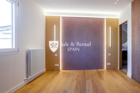 4 bedrooms apartment for sale in Barcelona, Catalonia, Spain № 6696 - photo 24