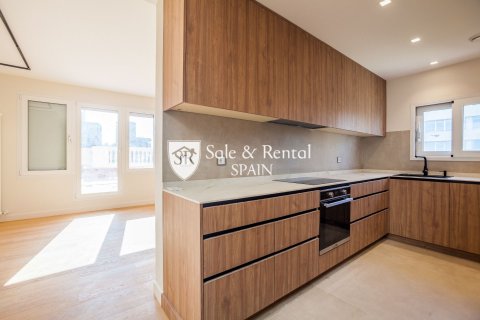 4 bedrooms apartment for sale in Barcelona, Catalonia, Spain № 6696 - photo 5