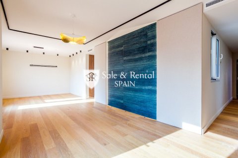 4 bedrooms apartment for sale in Barcelona, Catalonia, Spain № 6696 - photo 19