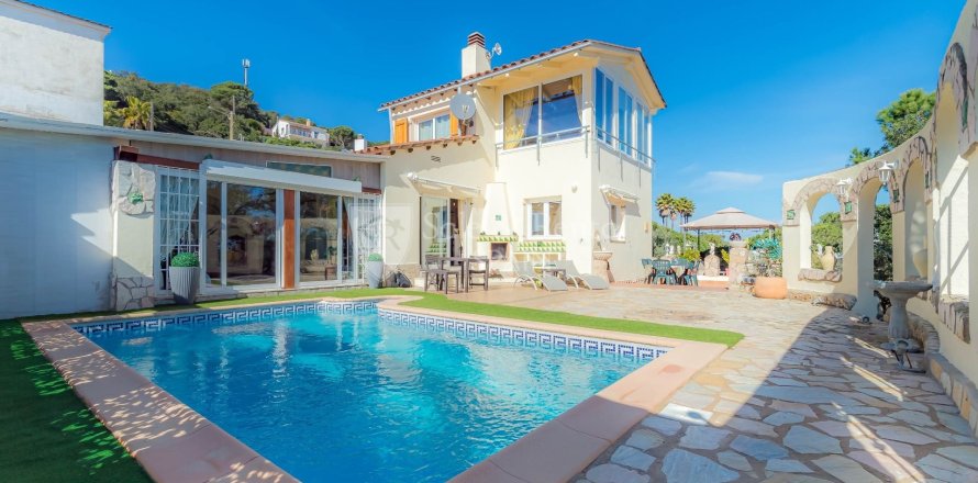 8 bedrooms house for sale in Lloret de Mar, Girona, Catalonia, Spain № 6693