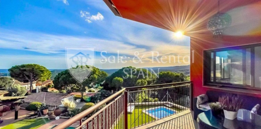 222 sq.m. house for sale in Lloret de Mar, Girona, Catalonia, Spain № 6697