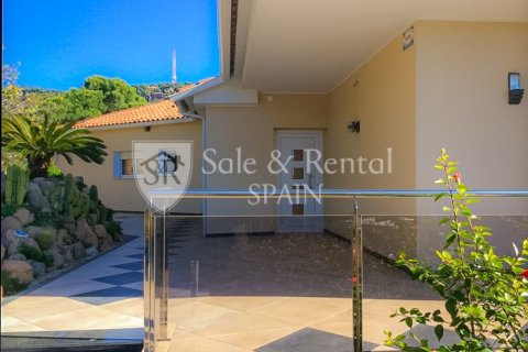 4 bedrooms house for sale in Lloret de Mar, Girona, Catalonia, Spain № 6674 - photo 15