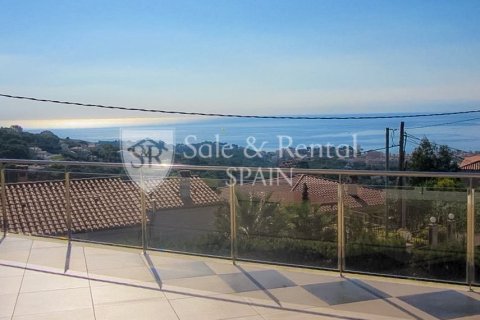 4 bedrooms house for sale in Lloret de Mar, Girona, Catalonia, Spain № 6674 - photo 5
