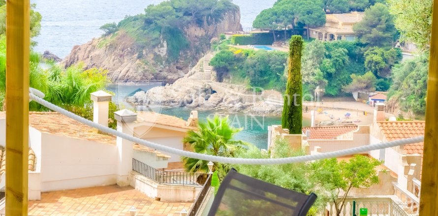4 bedrooms house for sale in Blanes, Girona, Catalonia, Spain № 6675