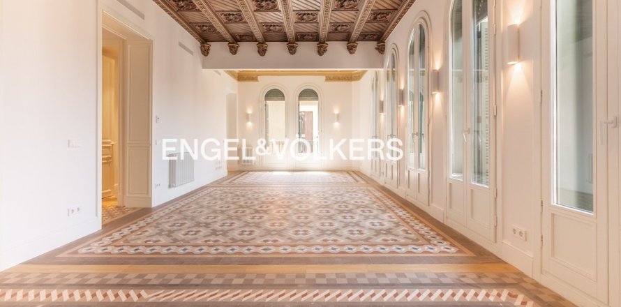 Квартира с 2 спальнями в Старый городе, Барселона, Каталония, Испания № 2642