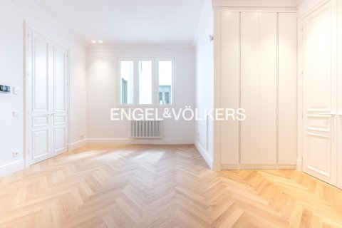 Купить квартиру в Старый город, Барселона, Испания с 2 спальни, 159м², № 2642 - фото 15