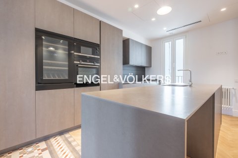 Купить квартиру в Старый город, Барселона, Испания с 2 спальни, 159м², № 2642 - фото 25