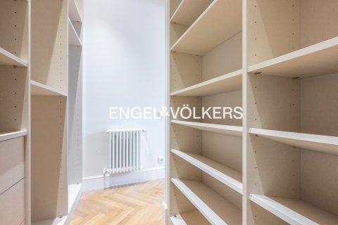 Купить квартиру в Старый город, Барселона, Испания с 2 спальни, 159м², № 2642 - фото 14