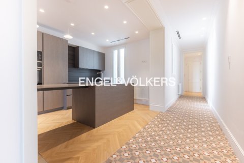 Купить квартиру в Старый город, Барселона, Испания с 2 спальни, 159м², № 2642 - фото 29