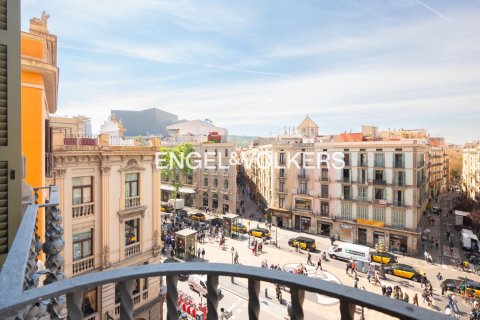 Купить квартиру в Старый город, Барселона, Испания с 2 спальни, 159м², № 2642 - фото 3