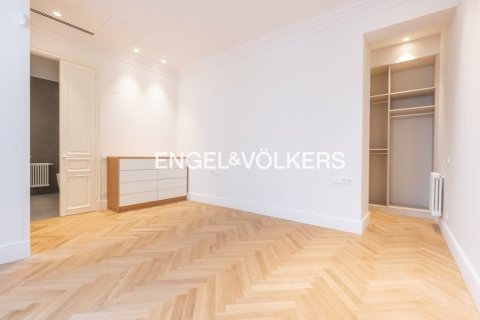 Купить квартиру в Старый город, Барселона, Испания с 2 спальни, 159м², № 2642 - фото 11