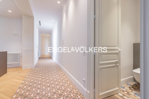 Купить квартиру в Старый город, Барселона, Испания с 2 спальни, 159м², № 2642 - фото 28