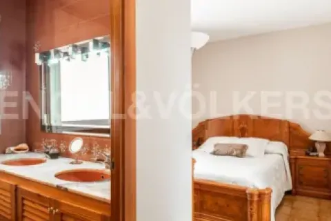 Купить дом в Ллинарс-дель-Вальес, Испания с 6 спален, 520м², № 2640 - фото 5