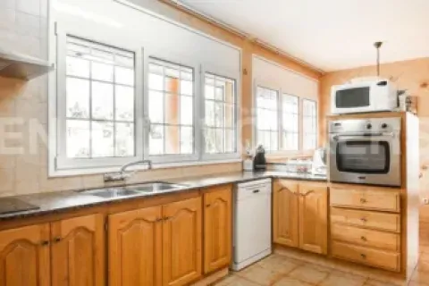 Купить дом в Ллинарс-дель-Вальес, Испания с 6 спален, 520м², № 2640 - фото 13