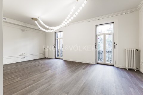 Купить квартиру в Эшампле, Испания с 4 спальни, 200м², № 2641 - фото 7