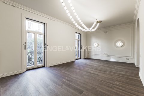 Купить квартиру в Эшампле, Испания с 4 спальни, 200м², № 2641 - фото 6