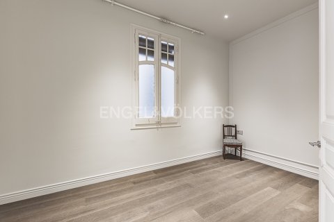 Купить квартиру в Эшампле, Испания с 4 спальни, 200м², № 2641 - фото 26