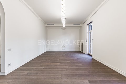 Купить квартиру в Эшампле, Испания с 4 спальни, 200м², № 2641 - фото 12