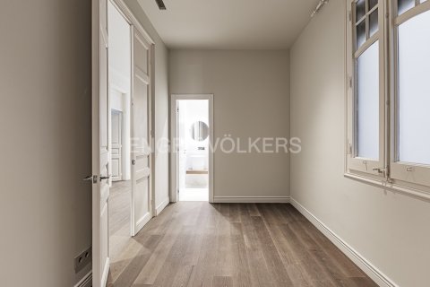 Купить квартиру в Эшампле, Испания с 4 спальни, 200м², № 2641 - фото 27