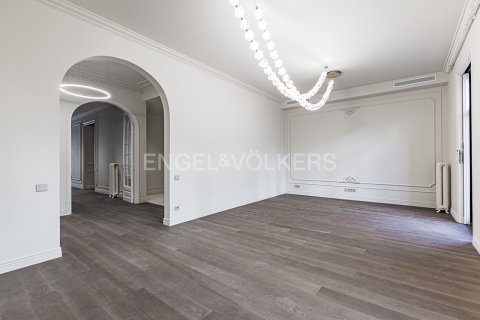 Купить квартиру в Эшампле, Испания с 4 спальни, 200м², № 2641 - фото 13