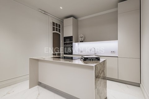 Купить квартиру в Эшампле, Испания с 4 спальни, 200м², № 2641 - фото 19