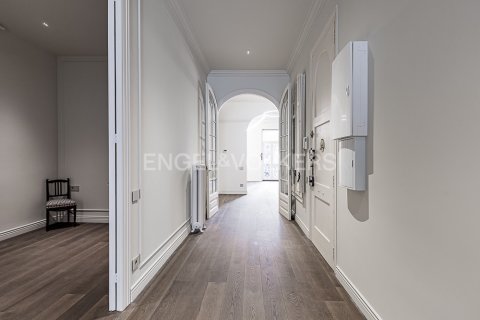 Купить квартиру в Эшампле, Испания с 4 спальни, 200м², № 2641 - фото 25