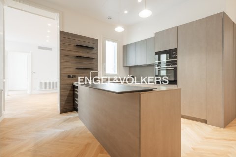 Купить квартиру в Старый город, Барселона, Испания с 2 спальни, 162м², № 2643 - фото 10