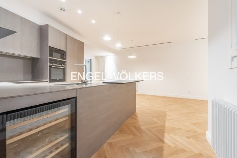 Купить квартиру в Старый город, Барселона, Испания с 2 спальни, 163м², № 2644 - фото 4