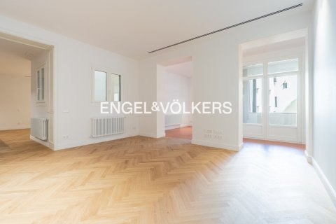 Купить квартиру в Старый город, Барселона, Испания с 2 спальни, 163м², № 2644 - фото 17