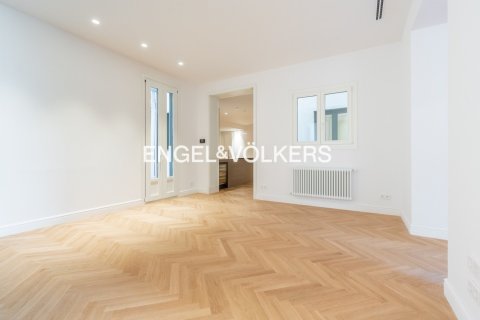 Купить квартиру в Старый город, Барселона, Испания с 2 спальни, 163м², № 2644 - фото 16