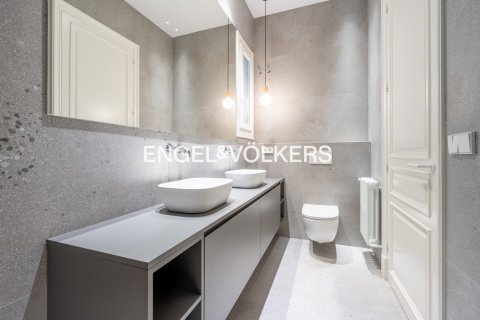 Купить квартиру в Старый город, Барселона, Испания с 2 спальни, 163м², № 2644 - фото 29