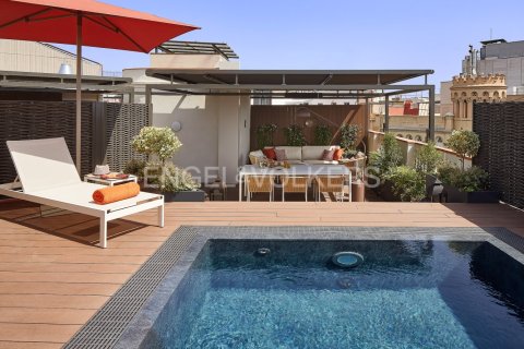 Пентхаус с 4 спальнями в Эшампле, Барселона, Каталония, Испания № 2645