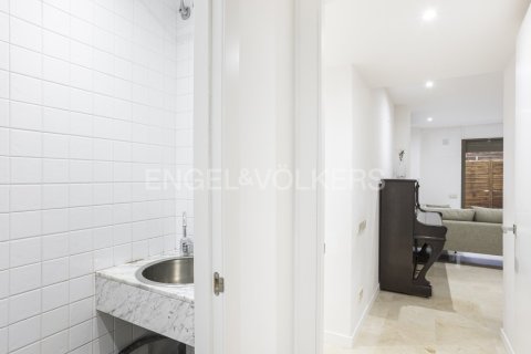 Купить квартиру в Сан-Марти, Барселона, Испания с 2 спальни, 81м², № 2646 - фото 27