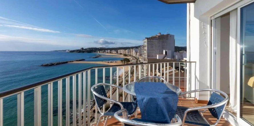 Квартира с 3 спальнями в Санте Антони де Калонже, Герона, Каталония, Испания № 1656