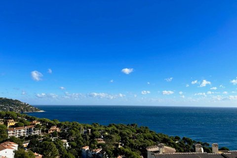 Купить квартиру в Калелья-де-Палафружель, Испания с 4 комнаты, № 1660 - фото 4