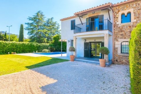 Таунхаус с 5 спальнями в Героне, Каталония, Испания № 2557