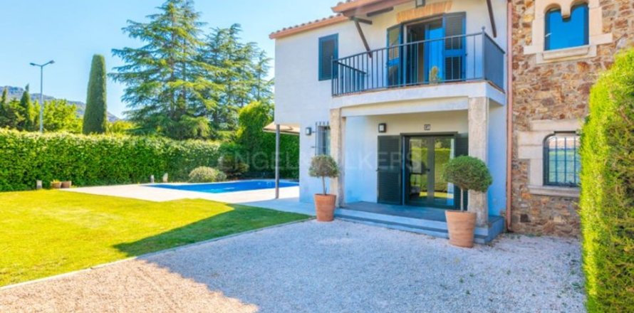 Таунхаус с 5 спальнями в Героне, Каталония, Испания № 2557