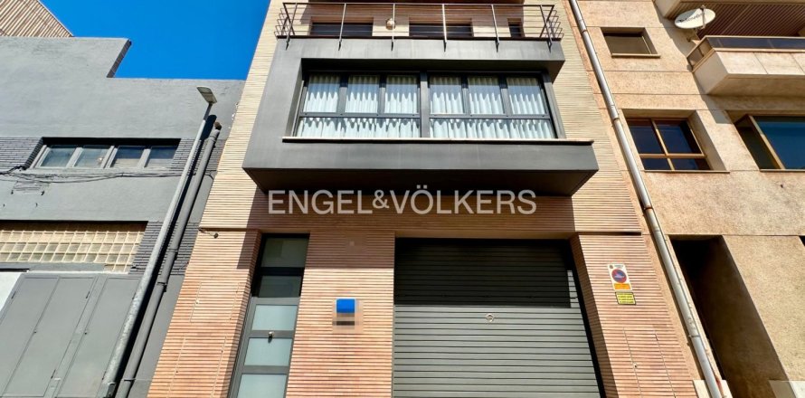 Таунхаус с 4 спальнями в Камбрильсе, Таррагона, Каталония, Испания № 2559