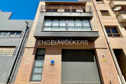 Таунхаус с 4 спальнями в Камбрильсе, Таррагона, Каталония, Испания № 2561